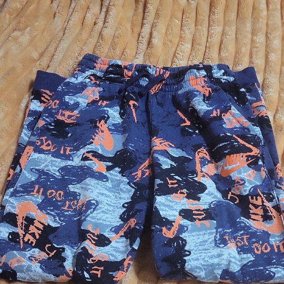 Nike Dynamic Sweatpant & Hoodie Set - Picture 3 of 6